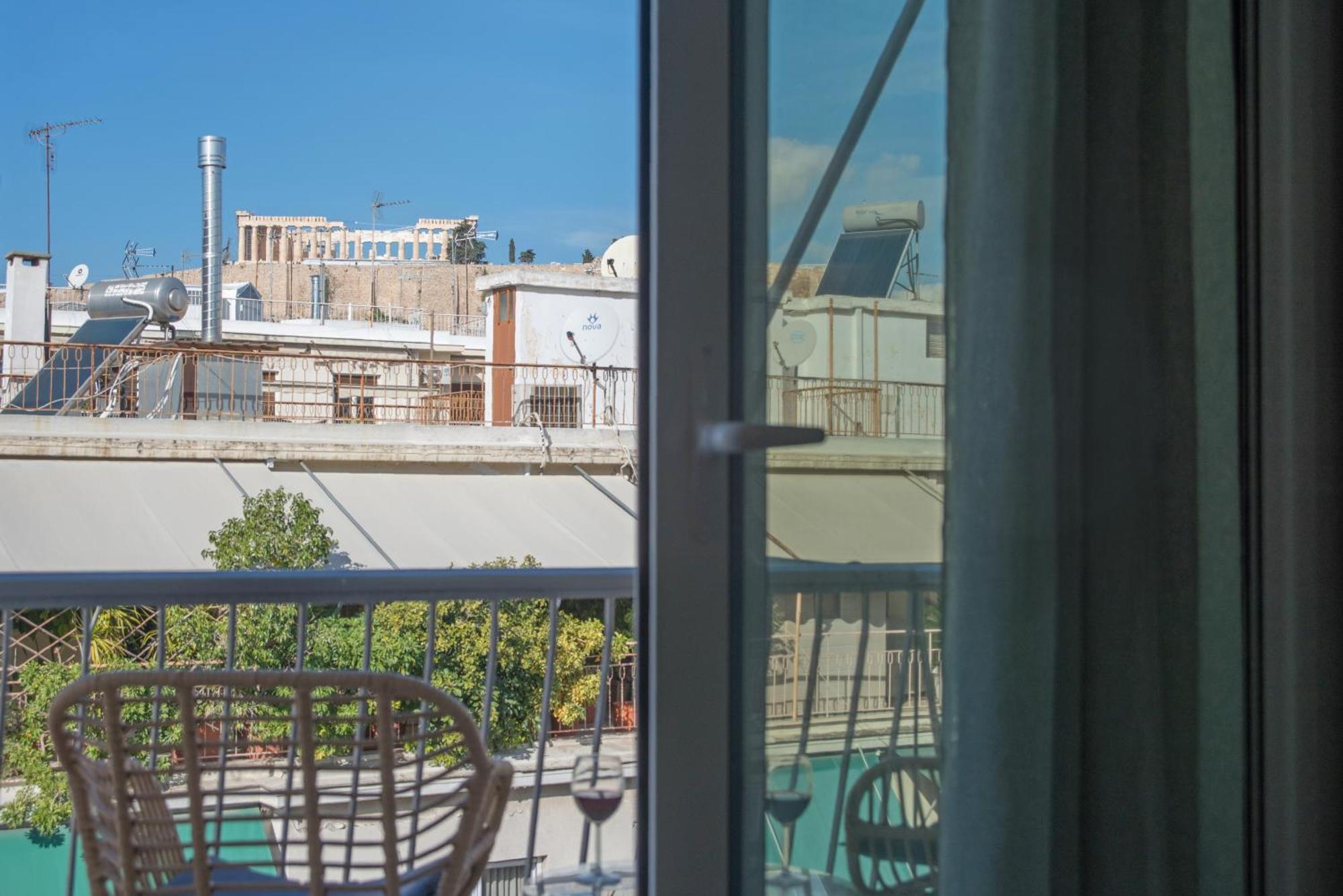 Acropolis View Apt In Koukaki Athena Bagian luar foto