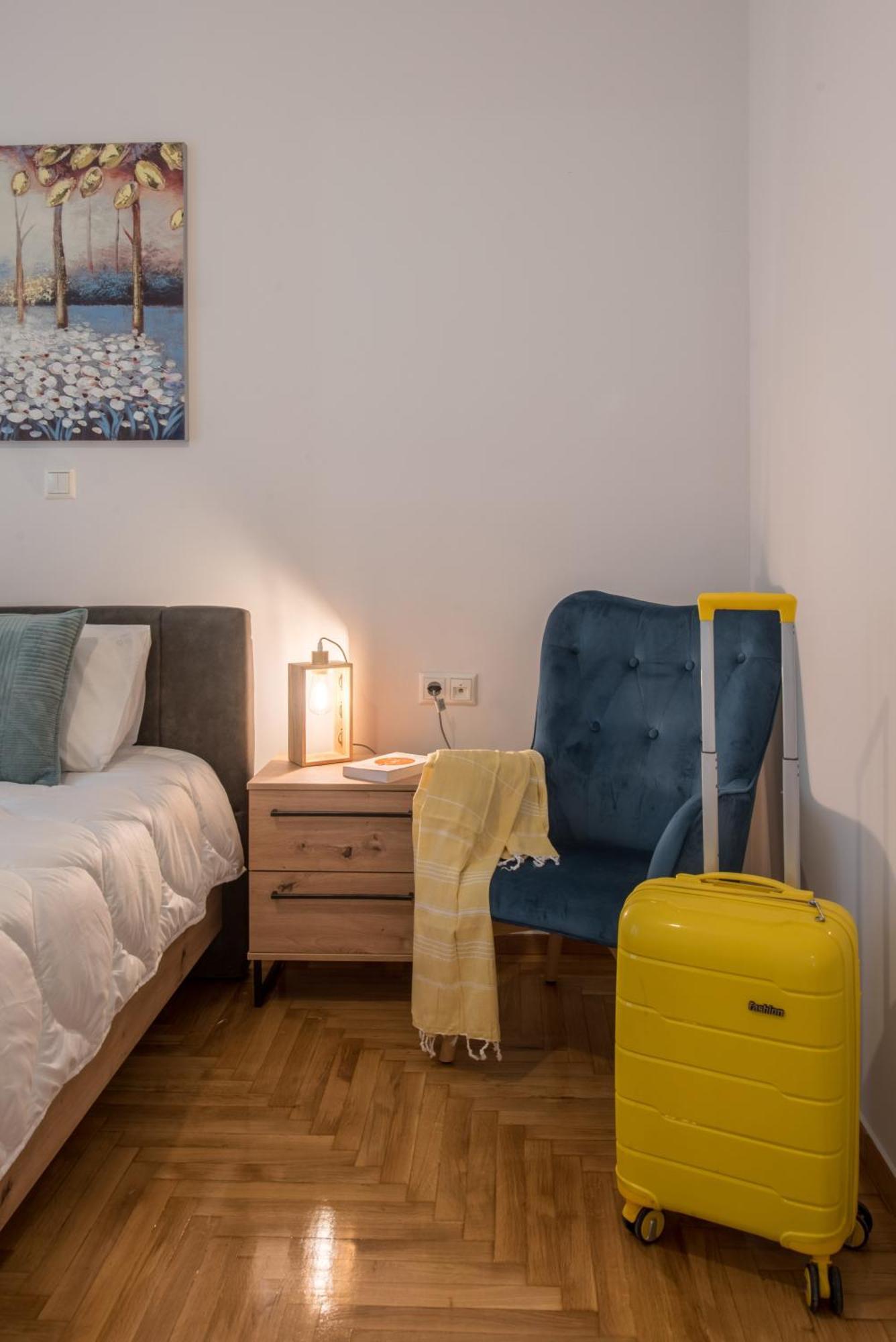 Acropolis View Apt In Koukaki Athena Bagian luar foto