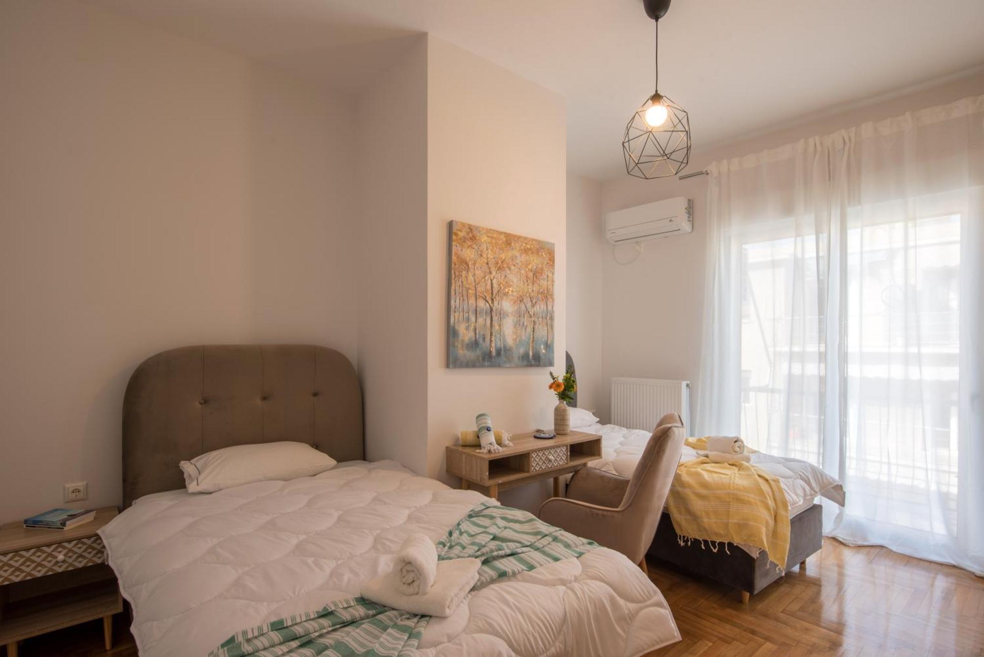 Acropolis View Apt In Koukaki Athena Bagian luar foto