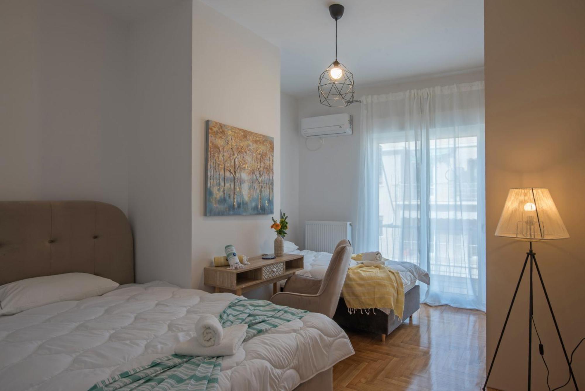 Acropolis View Apt In Koukaki Athena Bagian luar foto