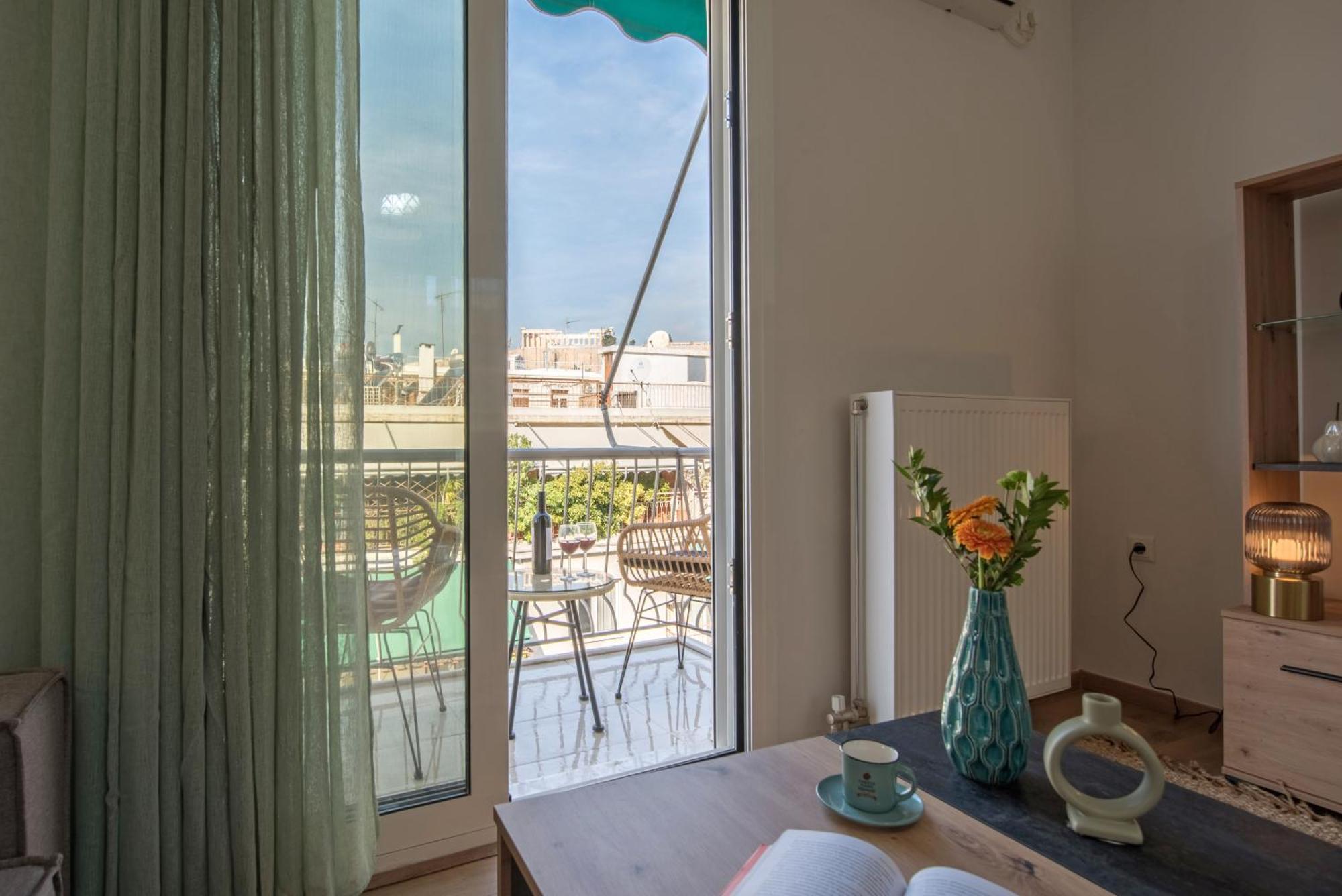 Acropolis View Apt In Koukaki Athena Bagian luar foto