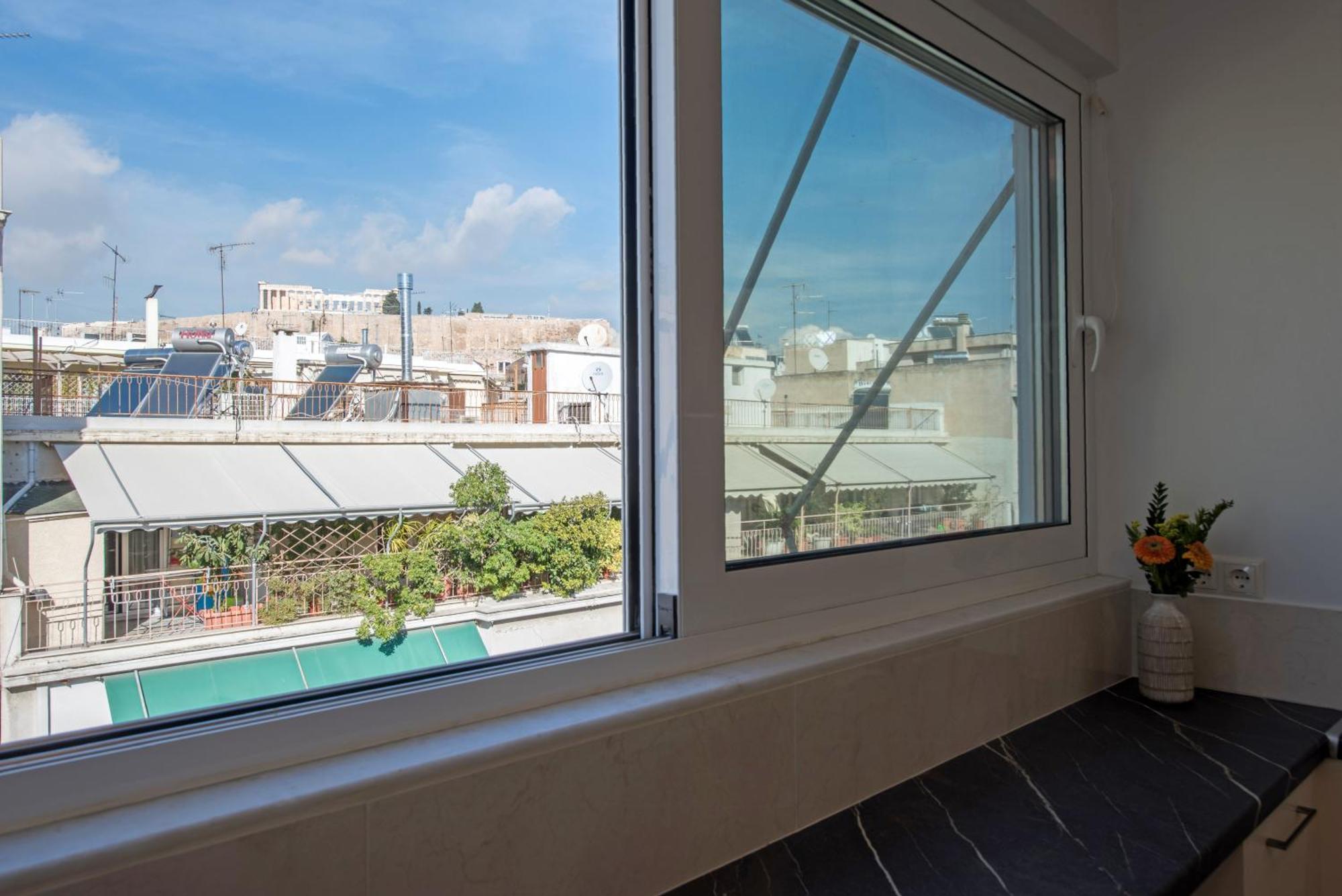 Acropolis View Apt In Koukaki Athena Bagian luar foto